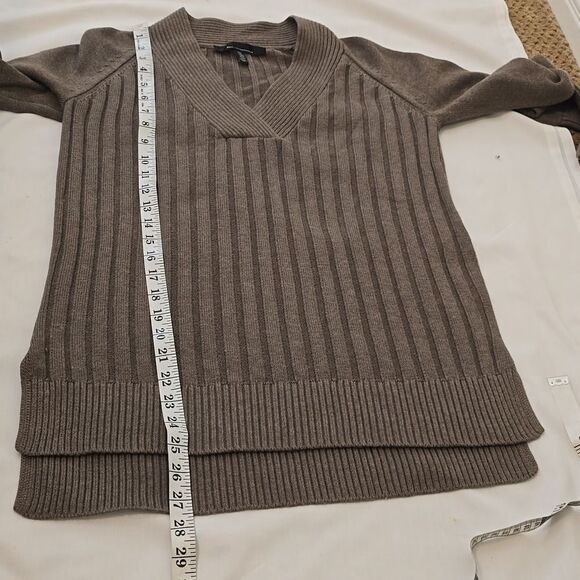 White House Black Market Long sleeve ribbed tunic. Taupe color. Size XSmall - Picture 8 of 11